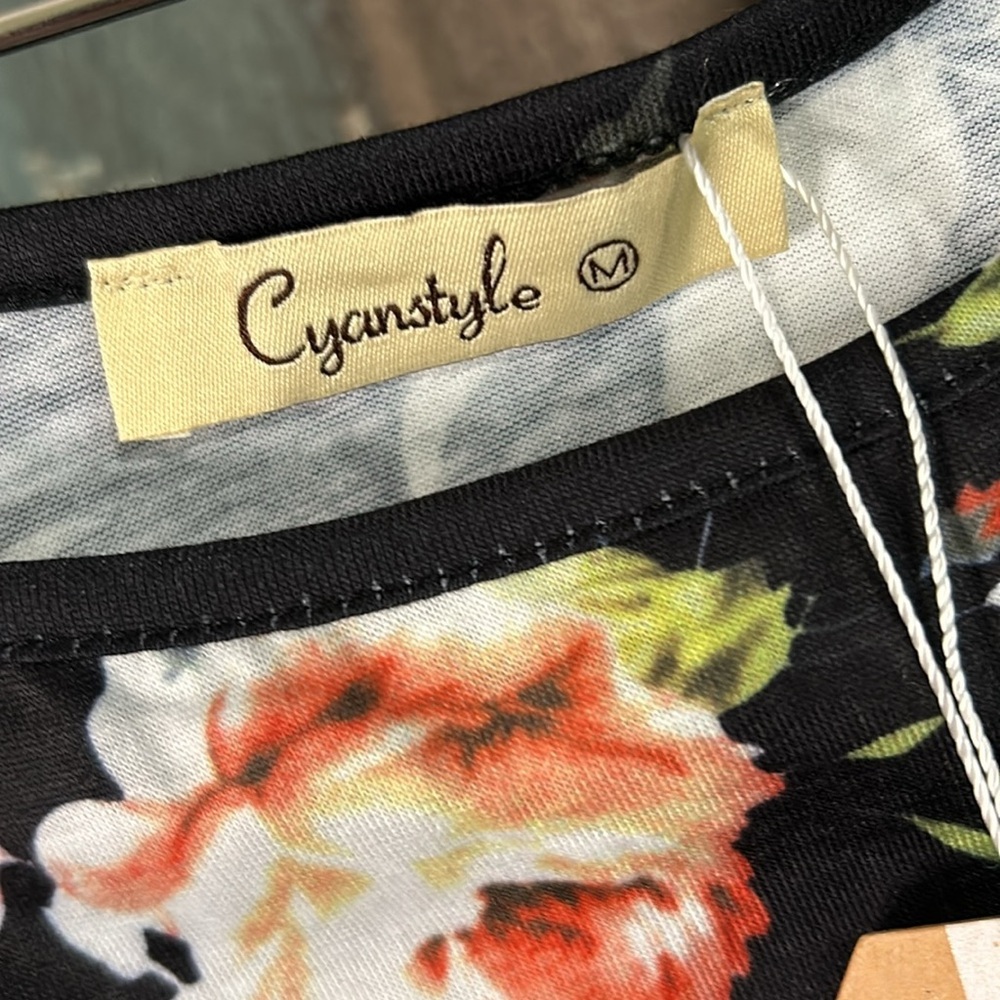 Cyan style medium floral T-shirt top - Picture 12 of 16